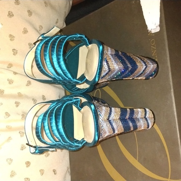 Enzo Angiolini women's vibrant blue wedge sz 8 1/2 New - Picture 16 of 17